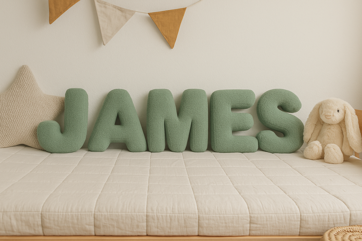 Knuffelzacht Letterkussen – Alfabet & Naam Kussens voor Kinderkamer en Babykamer